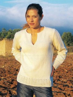 Women's jumper with slit