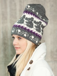 Hat with teddy bears