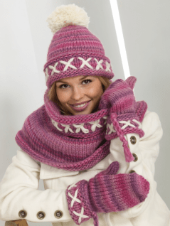 Hat, mittens and scarf polo