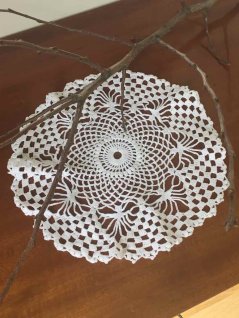 Crochet round tablecloth