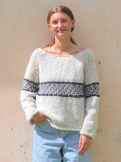 Raglan sweater with border