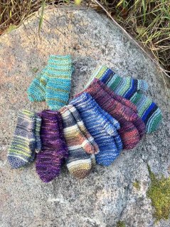 Mittens on 2 needles