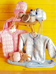 Cardigan, sweater, pants and hat