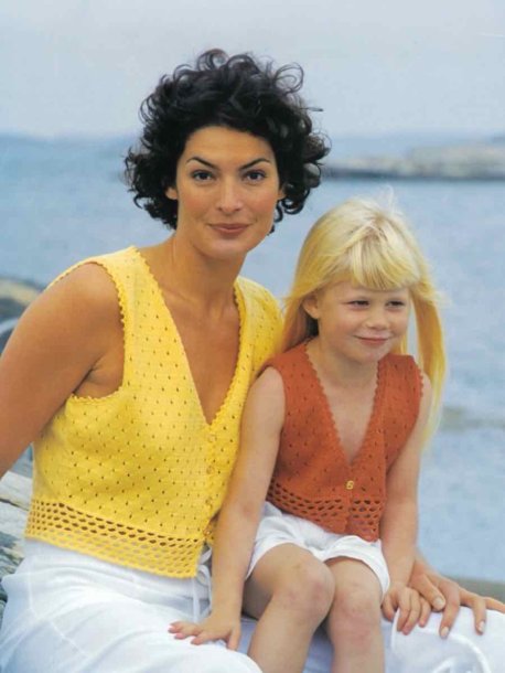 Children's and women's blouse with lace pattern and crocheted edge