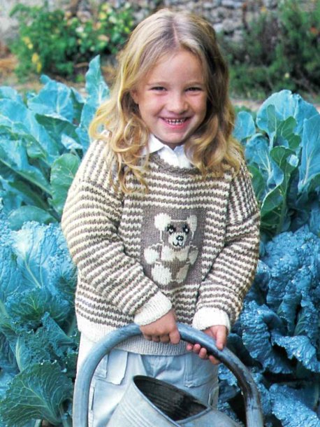 Children's sweater with teddy bear