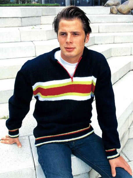 Men's pullover with elastic and slit