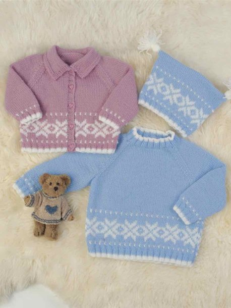 Sweater, cardigan and hat with patterned border