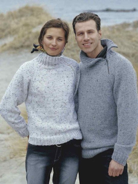 Plain-knit raglan sweater with zipper
