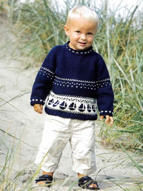 Raglan sweater with sailboats