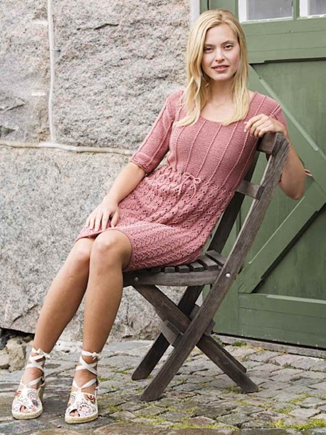 Dress in structure and lace pattern