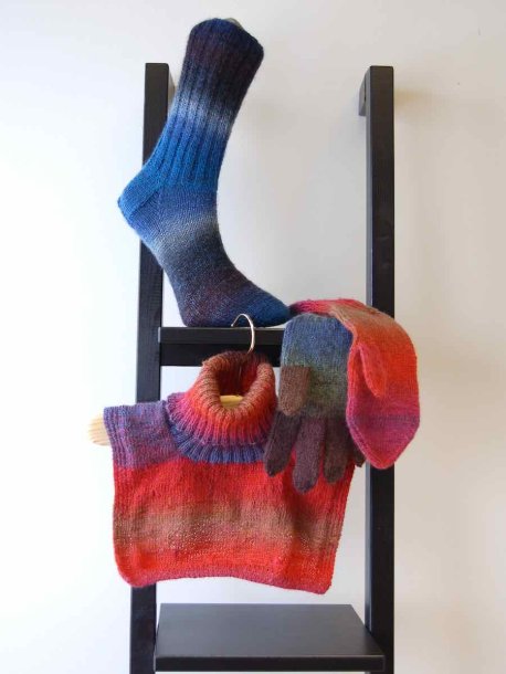 Socks, mittens and fake polo