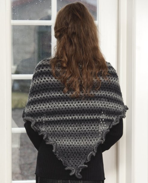 Shawl with crocheted flowers
