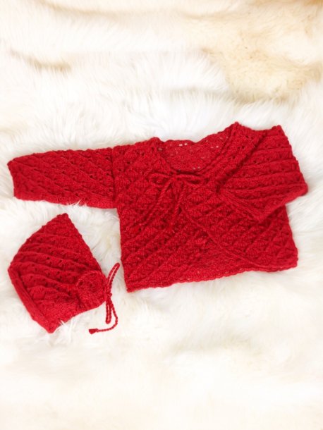 Wrap cardigan, hat in lace pattern and with crocheted edge