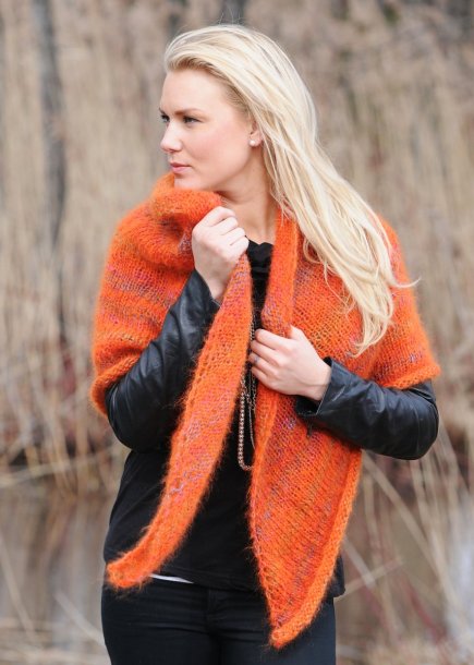 Knitted shawl