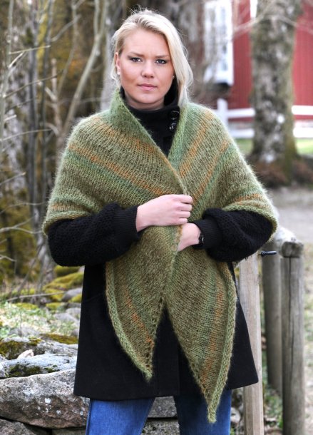 Knitted shawl