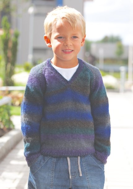 Plain knit raglan sweater
