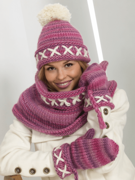 Hat, mittens and scarf polo