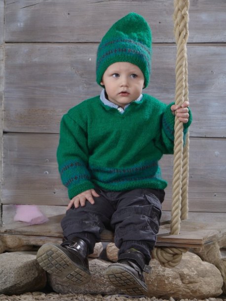 Sweater and hat with pattern