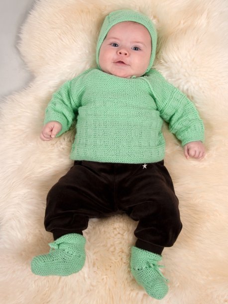 Sweater, hat and socks
