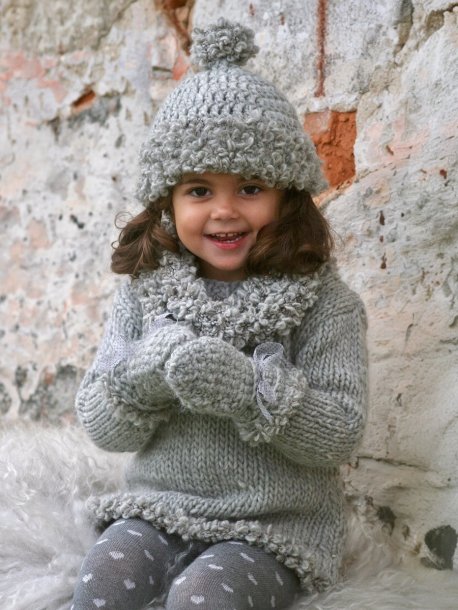 Hat, mittens and loop in Samo and Love