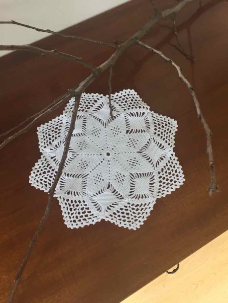 Crochet tablecloth with star