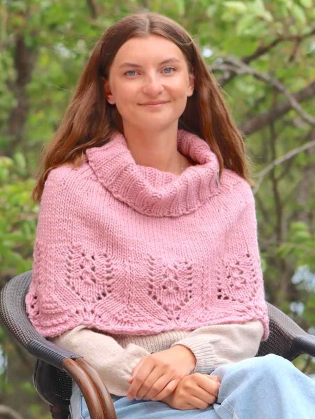 Poncho with lace trim