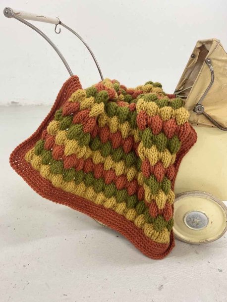 Baby blanket with bubbles