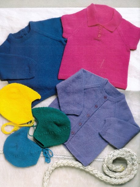 Pullover, Cardigan, T-shirt and Helmet without seams