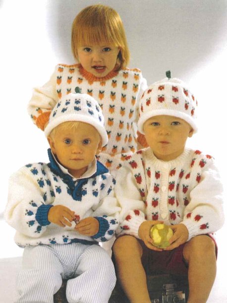Cardigans and sweaters with berry patterns