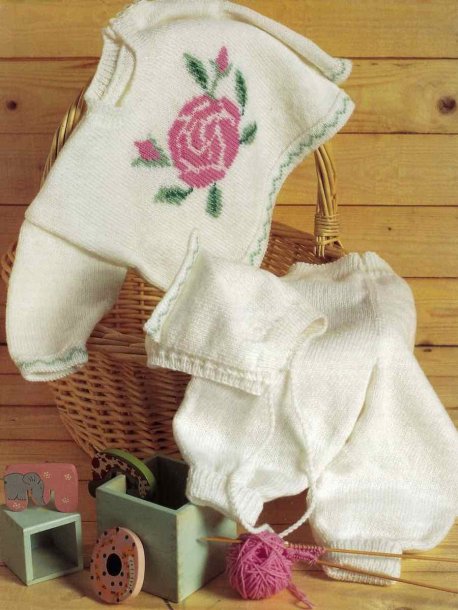 Baby set with rose pattern