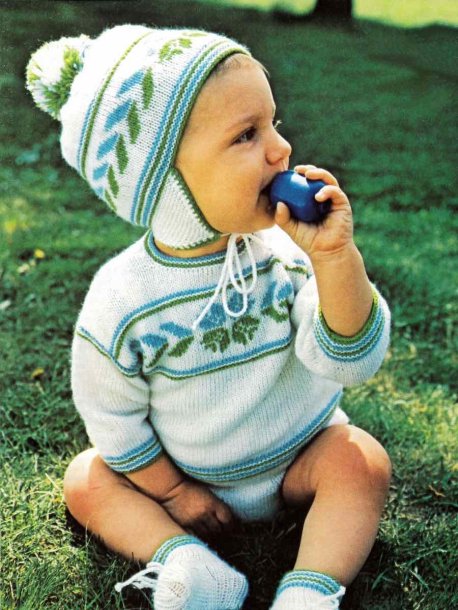 Pullover, pants, hat and socks