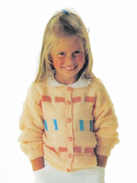 Cardigans and sweaters with berry patterns