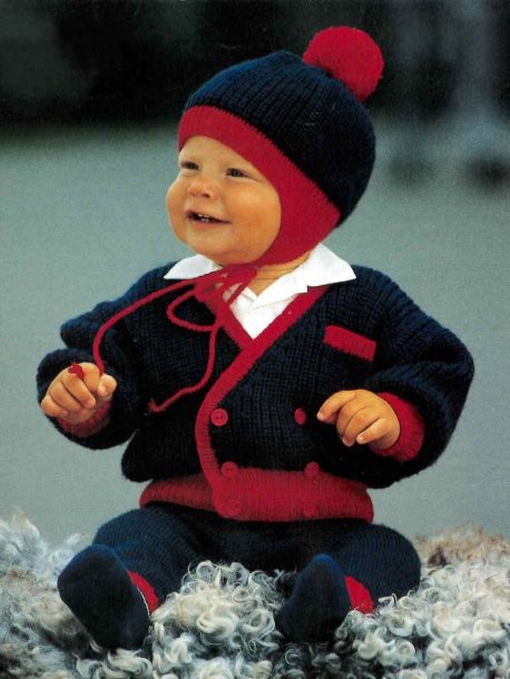 Pullover, hat, cardigan and pants