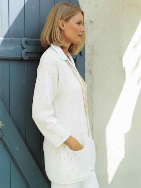 Long sweater with v-neck and pockets
